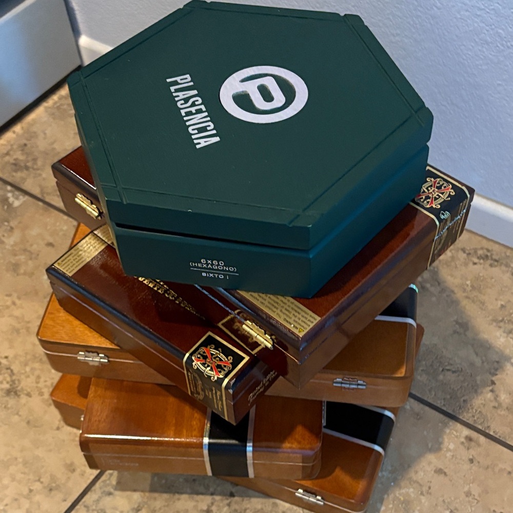 Exclusive Wood Cigar Boxes